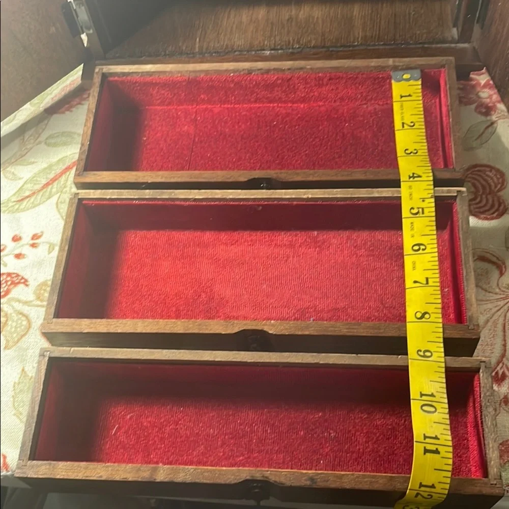 Vintage Wooden 3 Drawer Felt Lined Musical Jewelry Box Lion Door Pulls Amazing